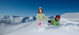 Kinder im Schnee in der Zillertal Arena